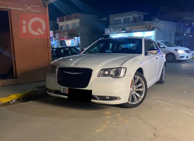 کرایسلەر 300